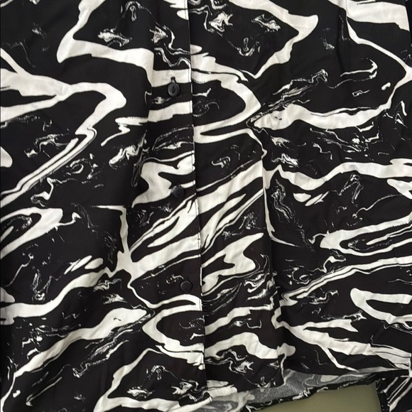 b. young Black and White Boxy Graphic Long Sleeve Blouse - Picture 8 of 16